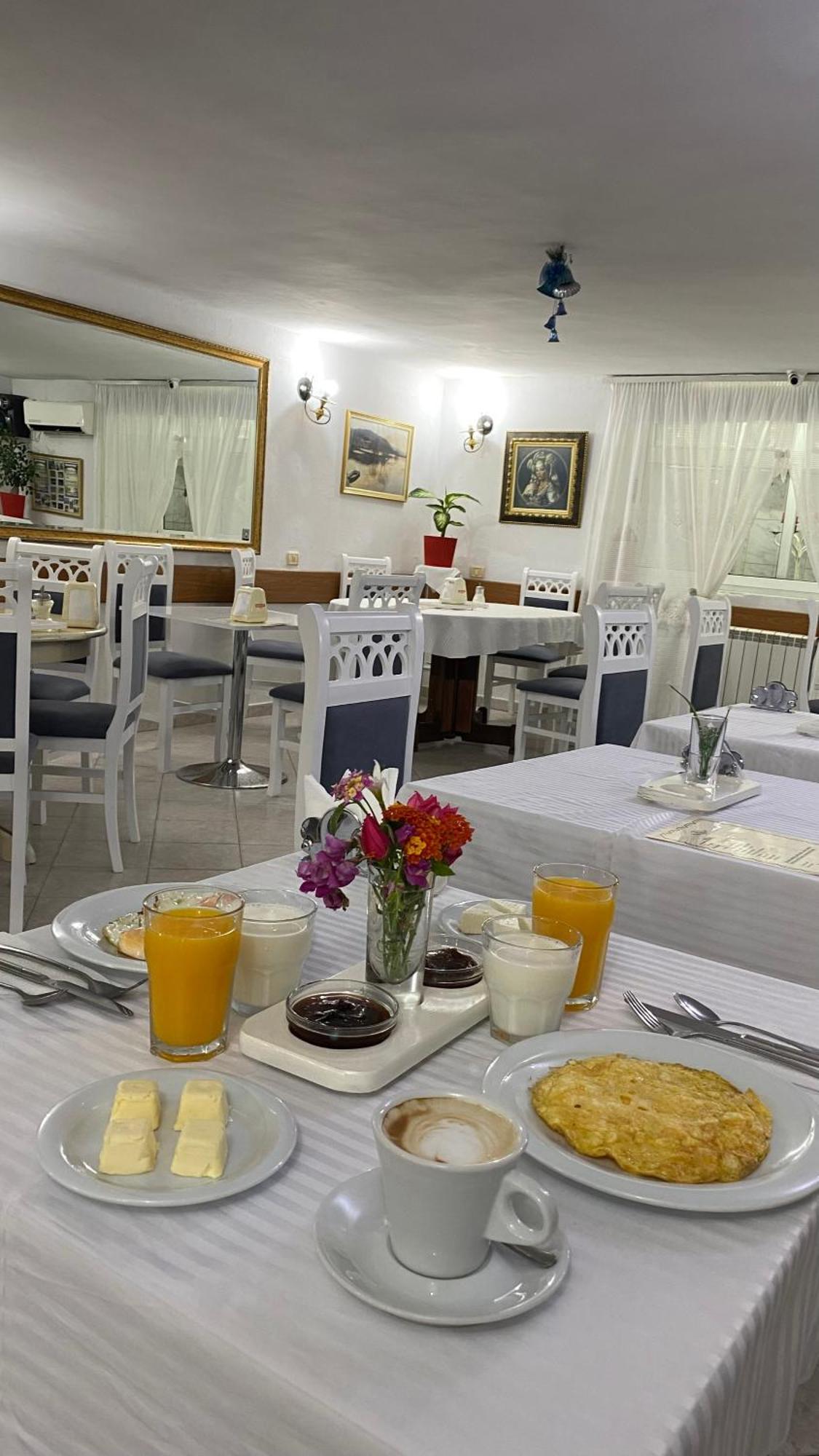 Hotel Kaduku Шкодер Экстерьер фото