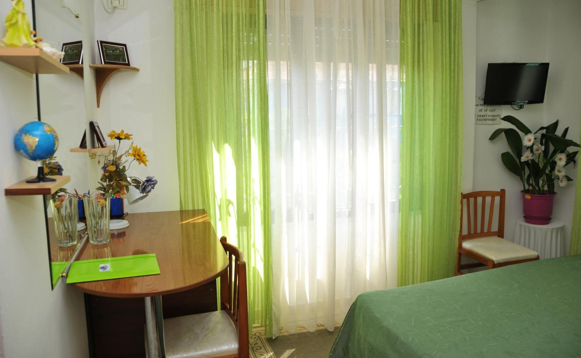 Hotel Kaduku Шкодер Номер фото