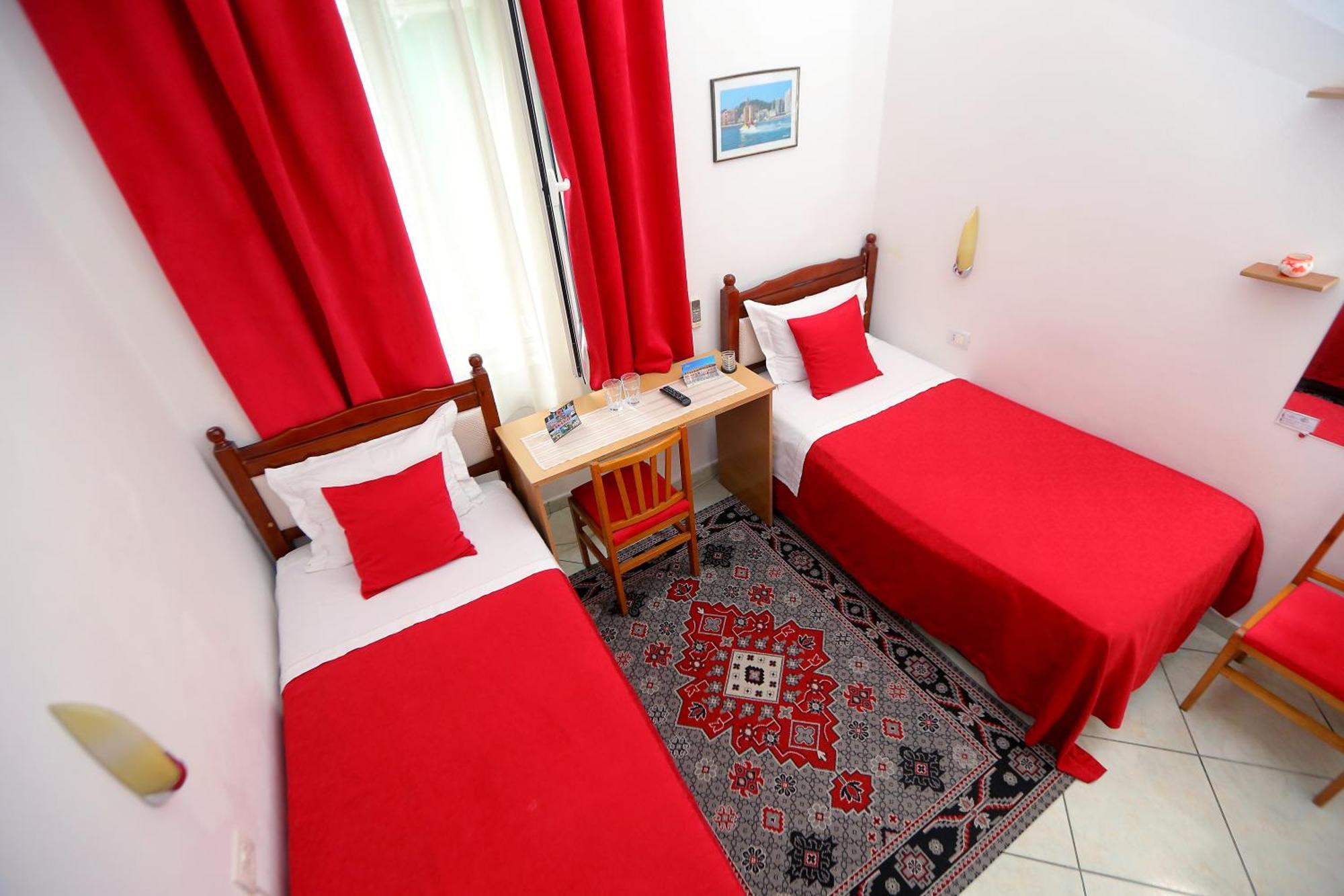 Hotel Kaduku Шкодер Номер фото