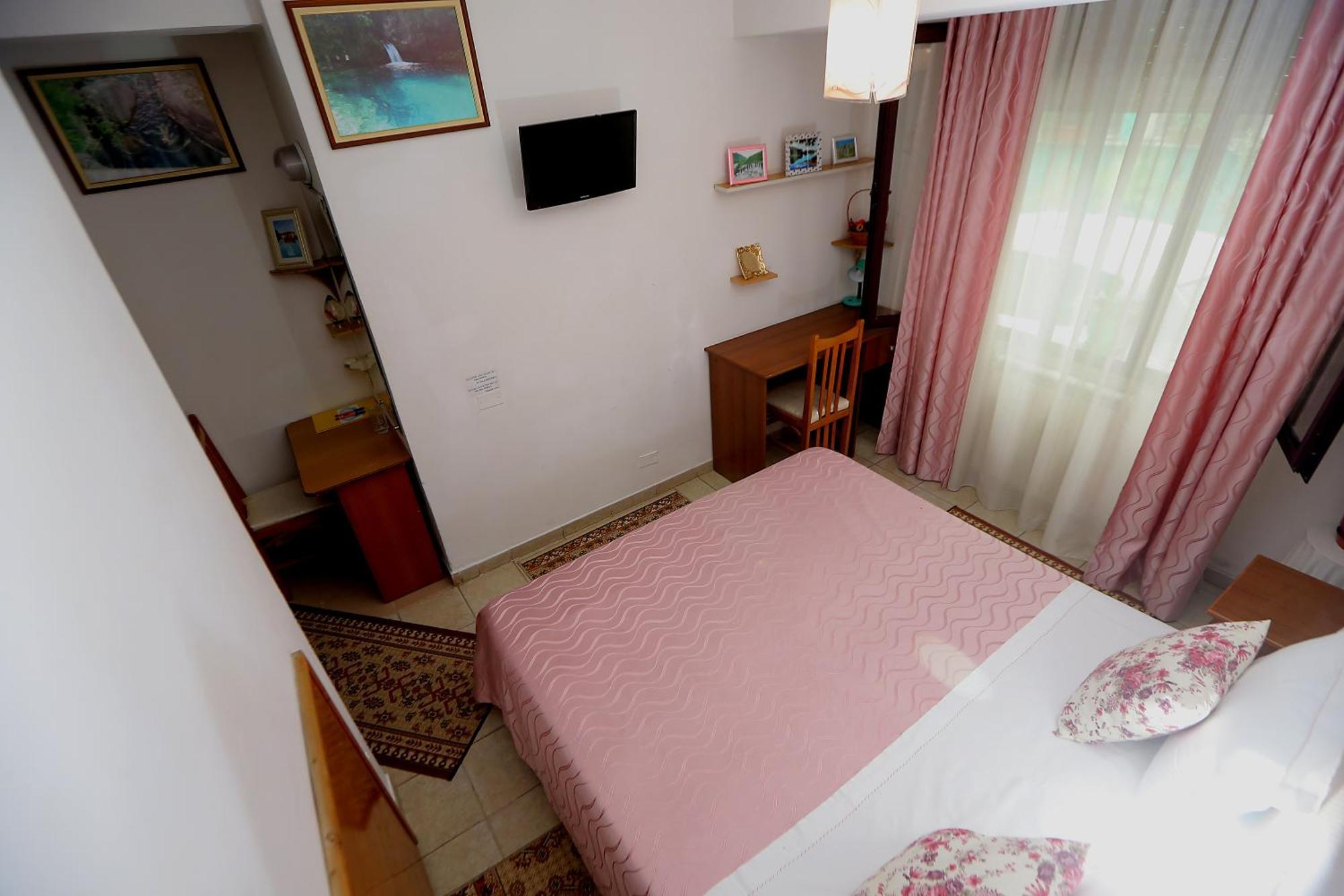 Hotel Kaduku Шкодер Номер фото